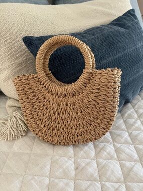 Woven Straw Circle-Handle Tote Bag in Natural Tan